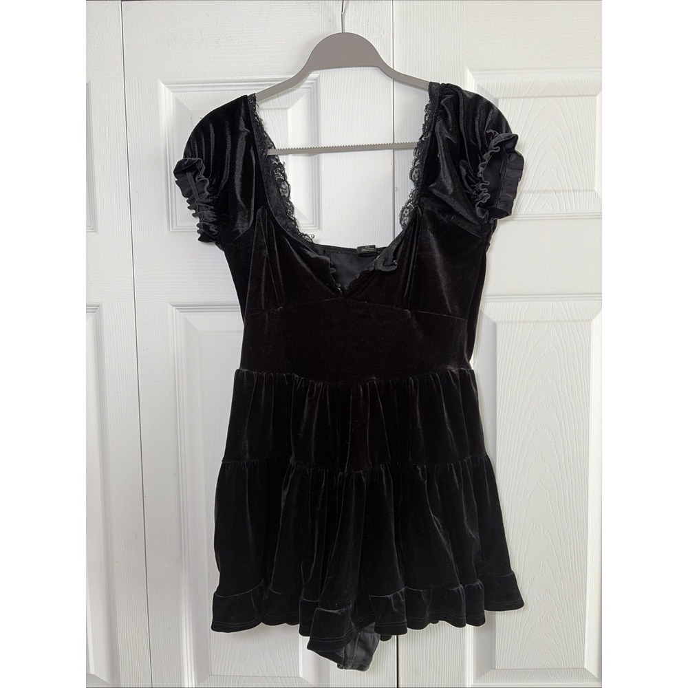 Urban Outfitters Velvet Lace Romper Womens Size M Black Ruffle Tiered Gothic Y2K